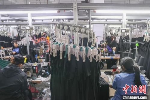 南昌針紡服裝產(chǎn)業(yè)基地訂單繁忙，生產(chǎn)線全力運轉(zhuǎn)促發(fā)展